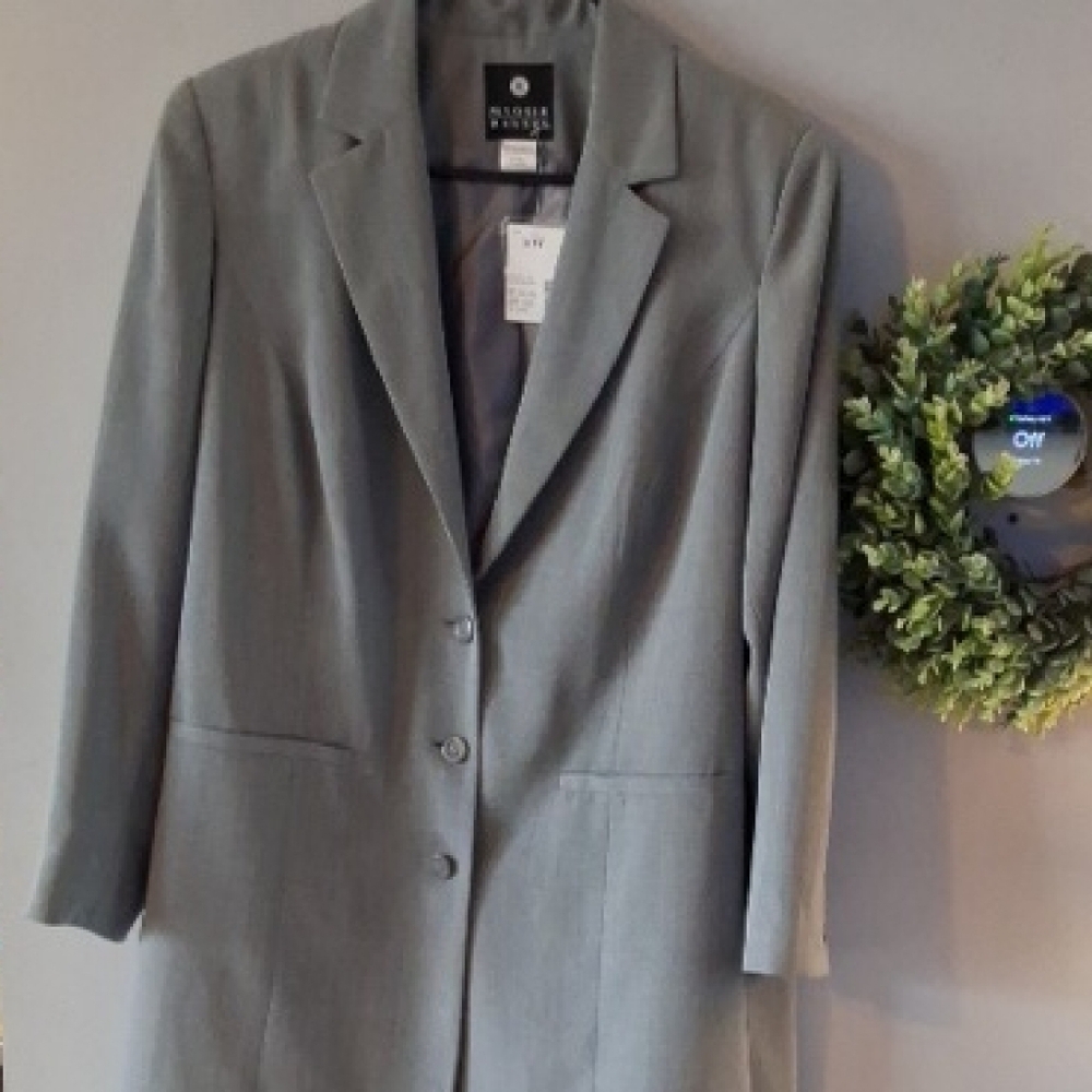 Maggie Barnes Gray Blazer Coat 21